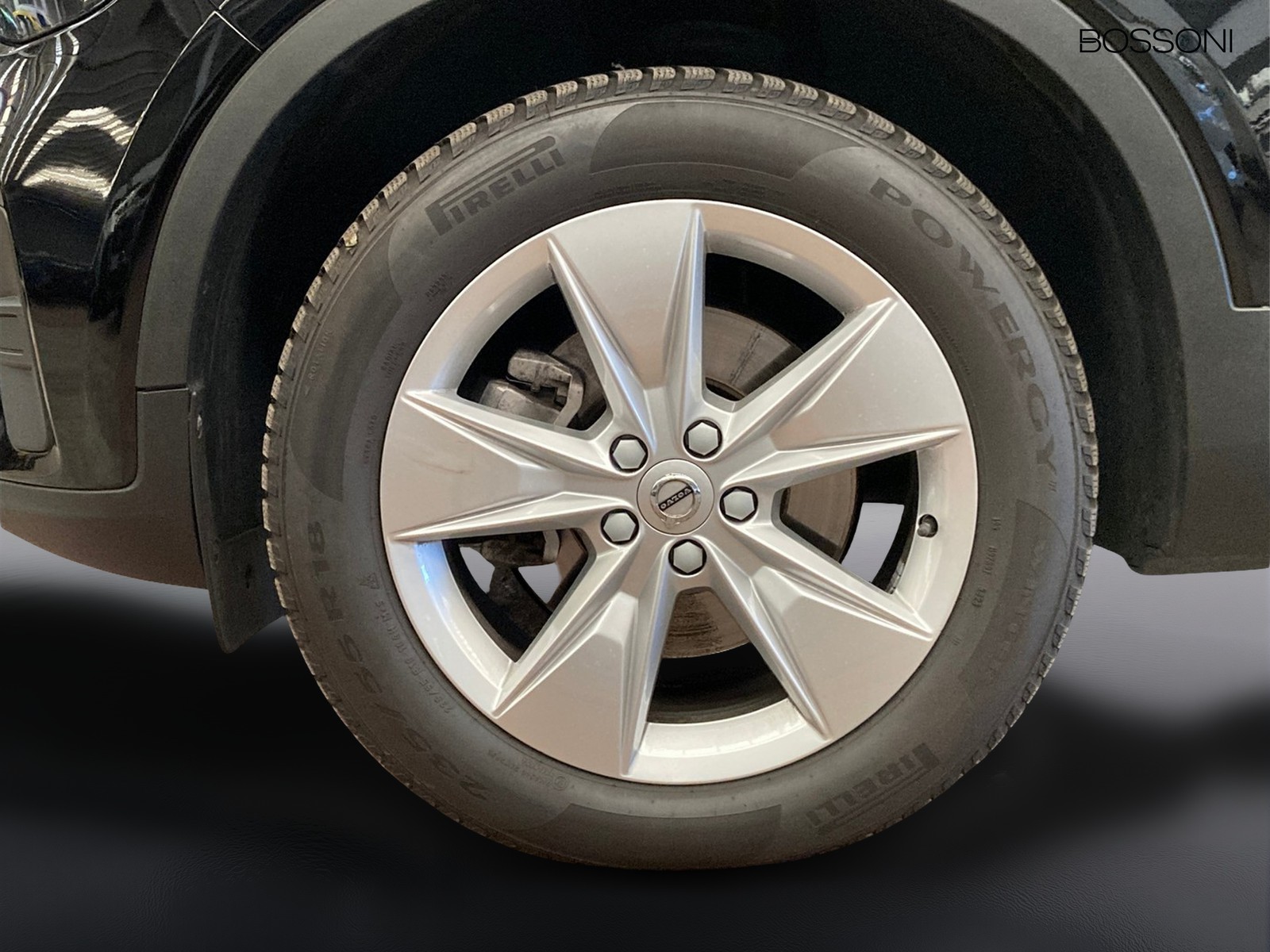 6 - Volvo XC40 2.0 b3 core automatico