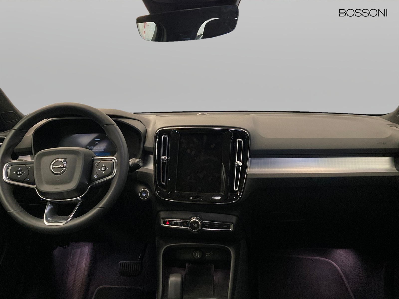 12 - Volvo XC40 2.0 b3 core automatico