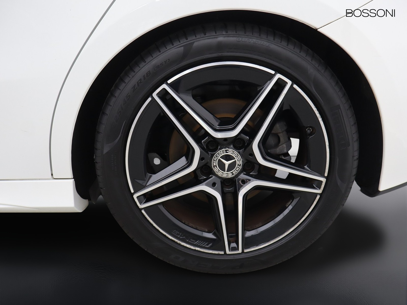 4 - Mercedes Classe A 200 premium 7g-dct