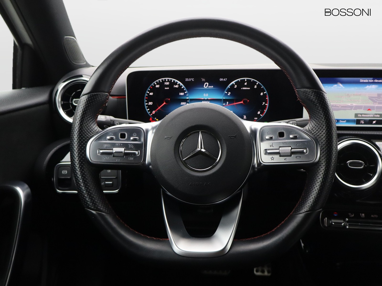 16 - Mercedes Classe A 200 premium 7g-dct