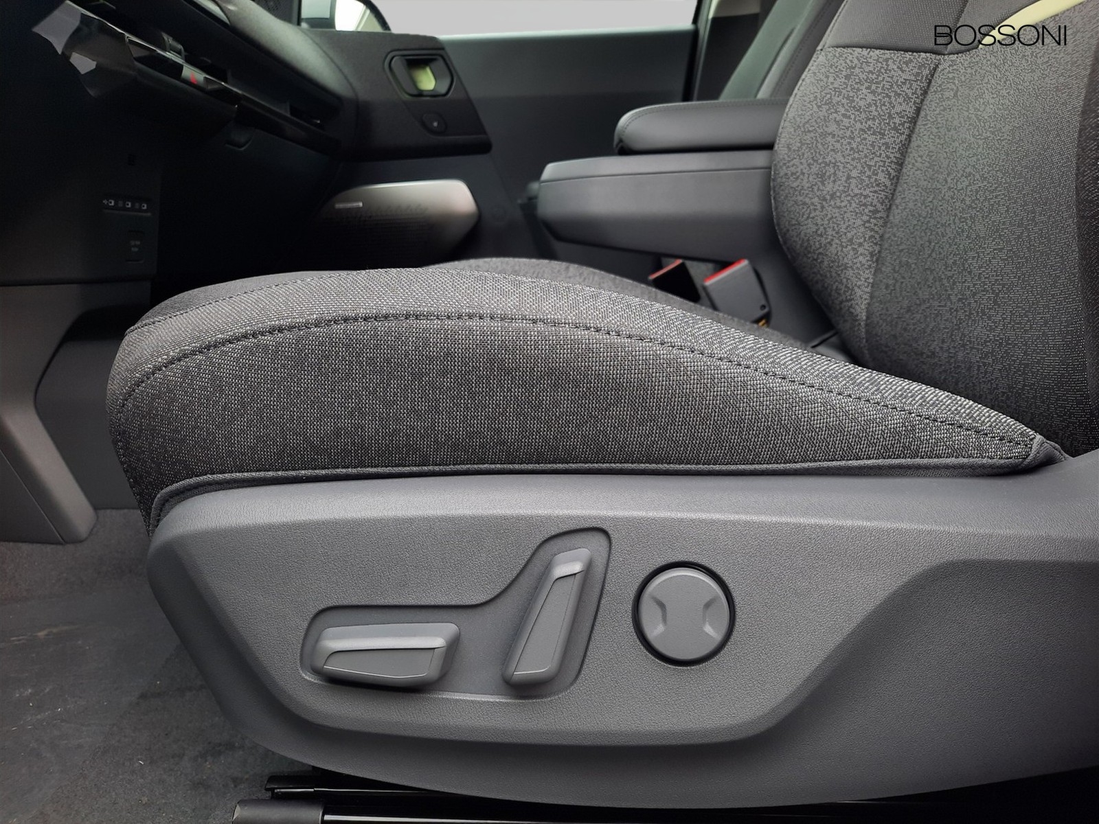 17 - Kia EV2 42,2 kwh earth