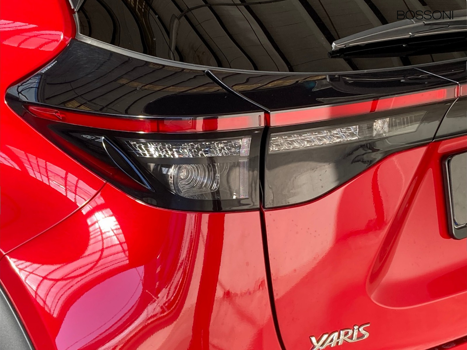 24 - Toyota yaris cross 1.5 h 116cv lounge awd-i e-cvt