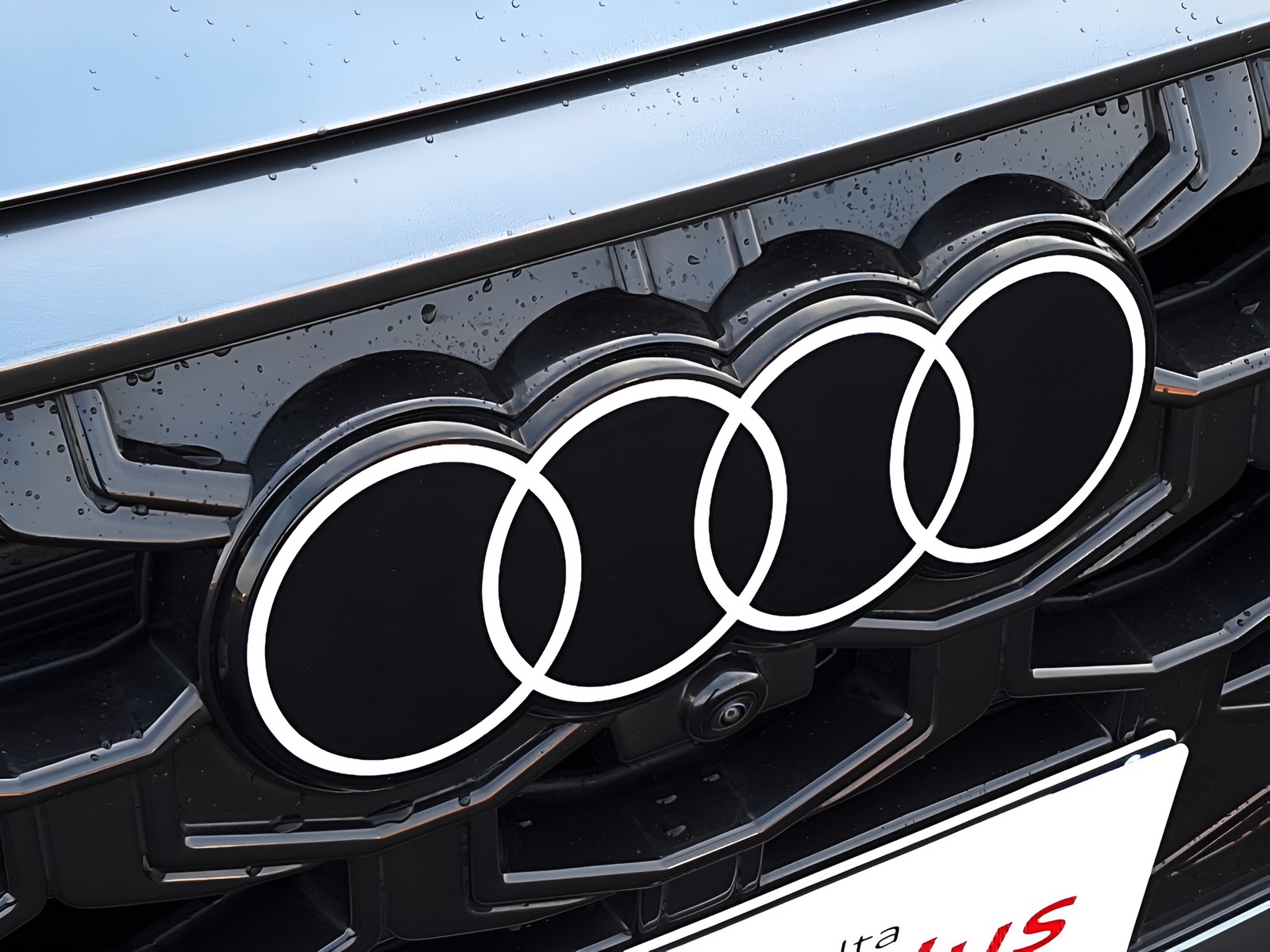 24 - Audi Q3 1.5 e-hybrid 272cv business s tronic