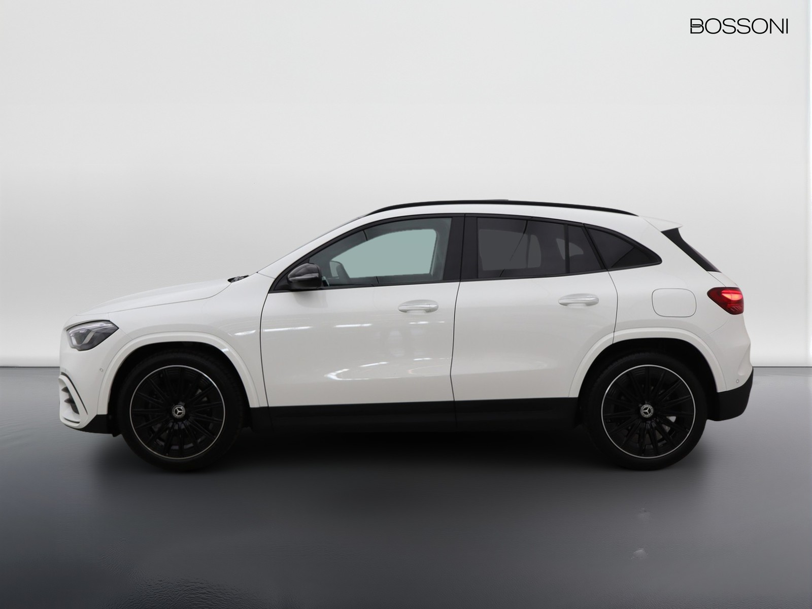 3 - Mercedes GLA 200 d amg line extra 8g-dct