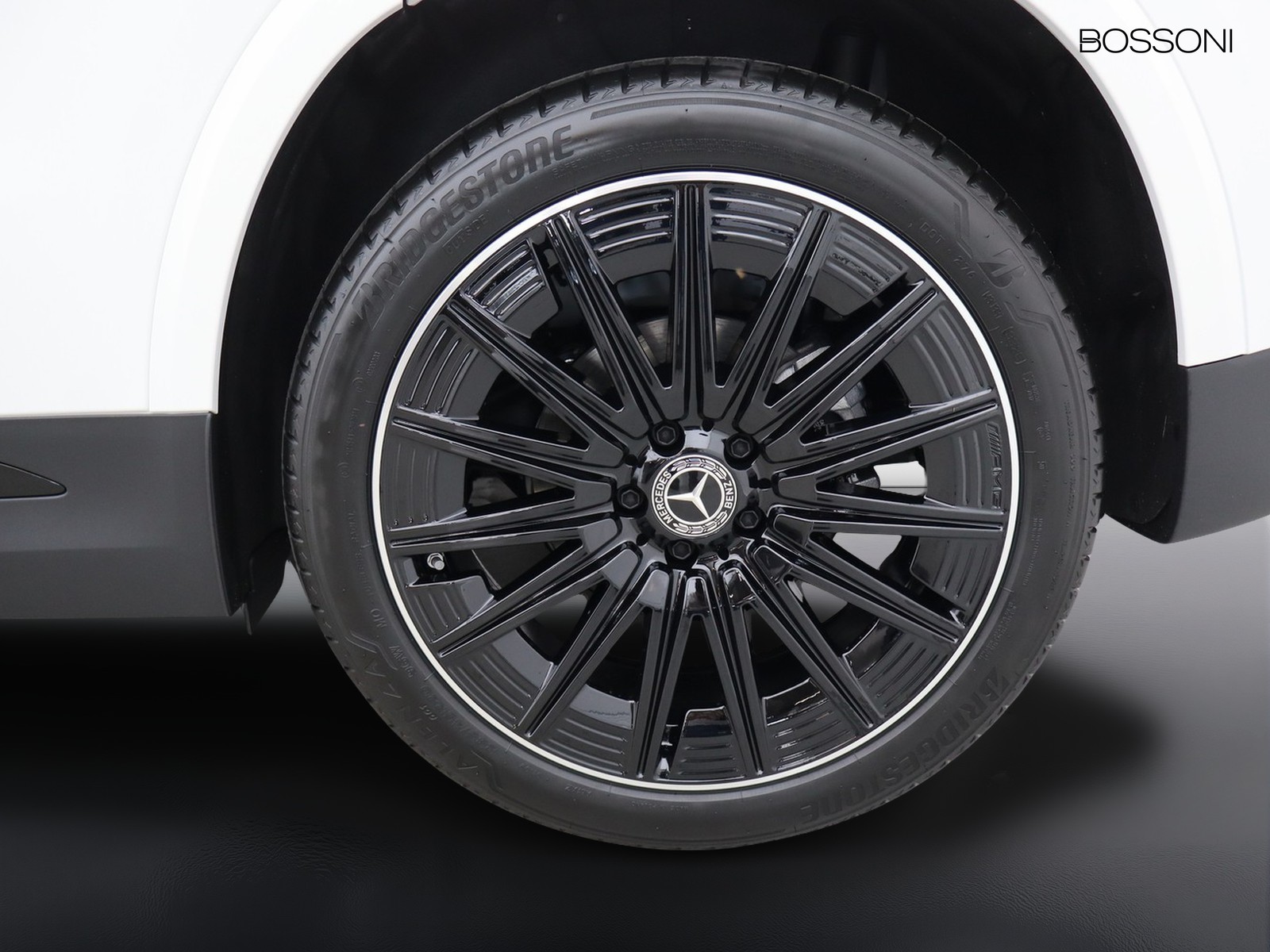 4 - Mercedes GLA 200 d amg line extra 8g-dct