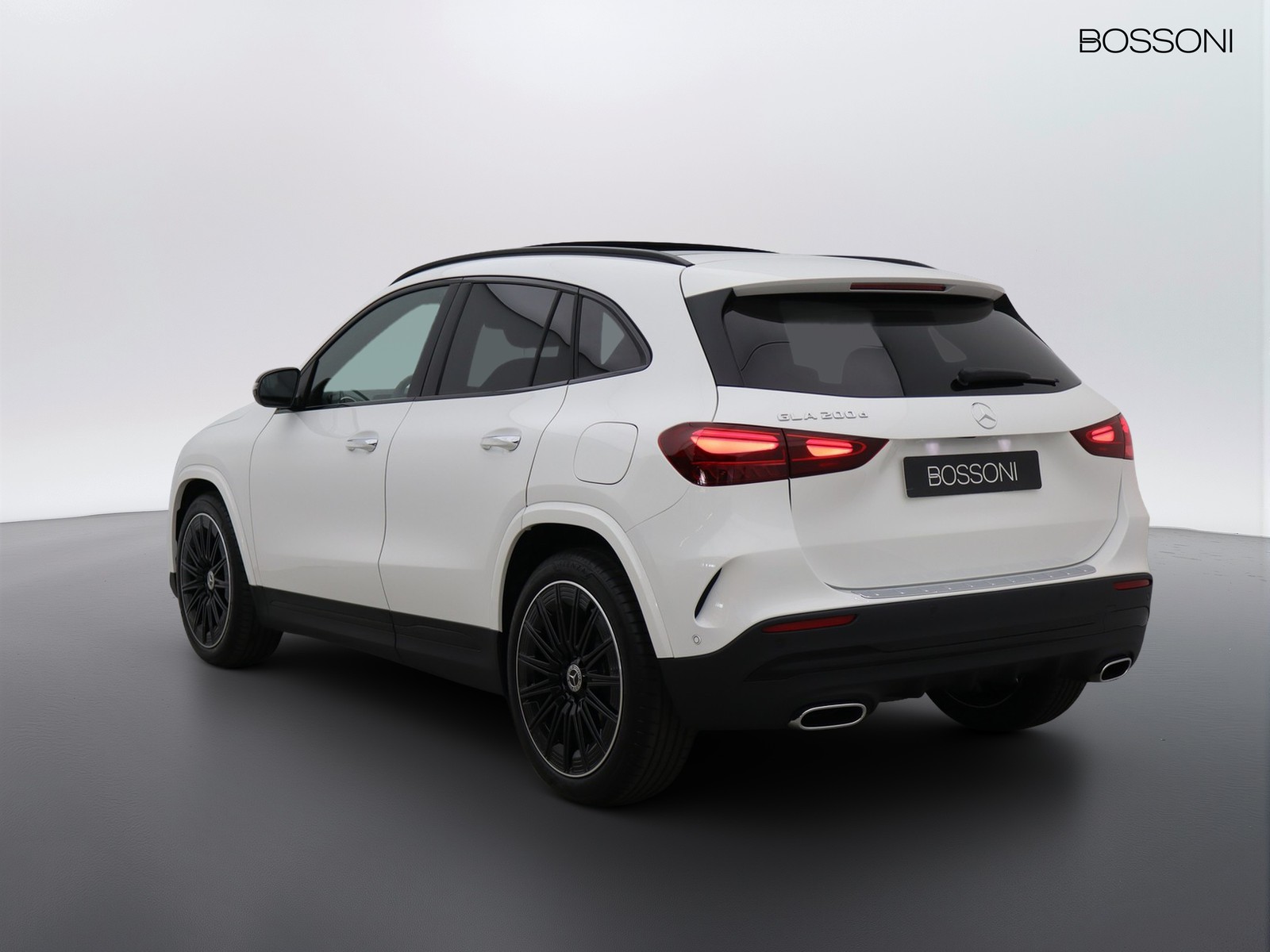 5 - Mercedes GLA 200 d amg line extra 8g-dct