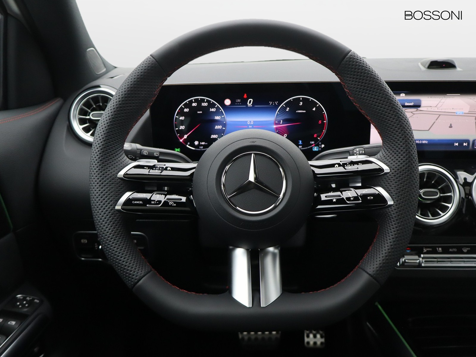 17 - Mercedes GLA 200 d amg line extra 8g-dct