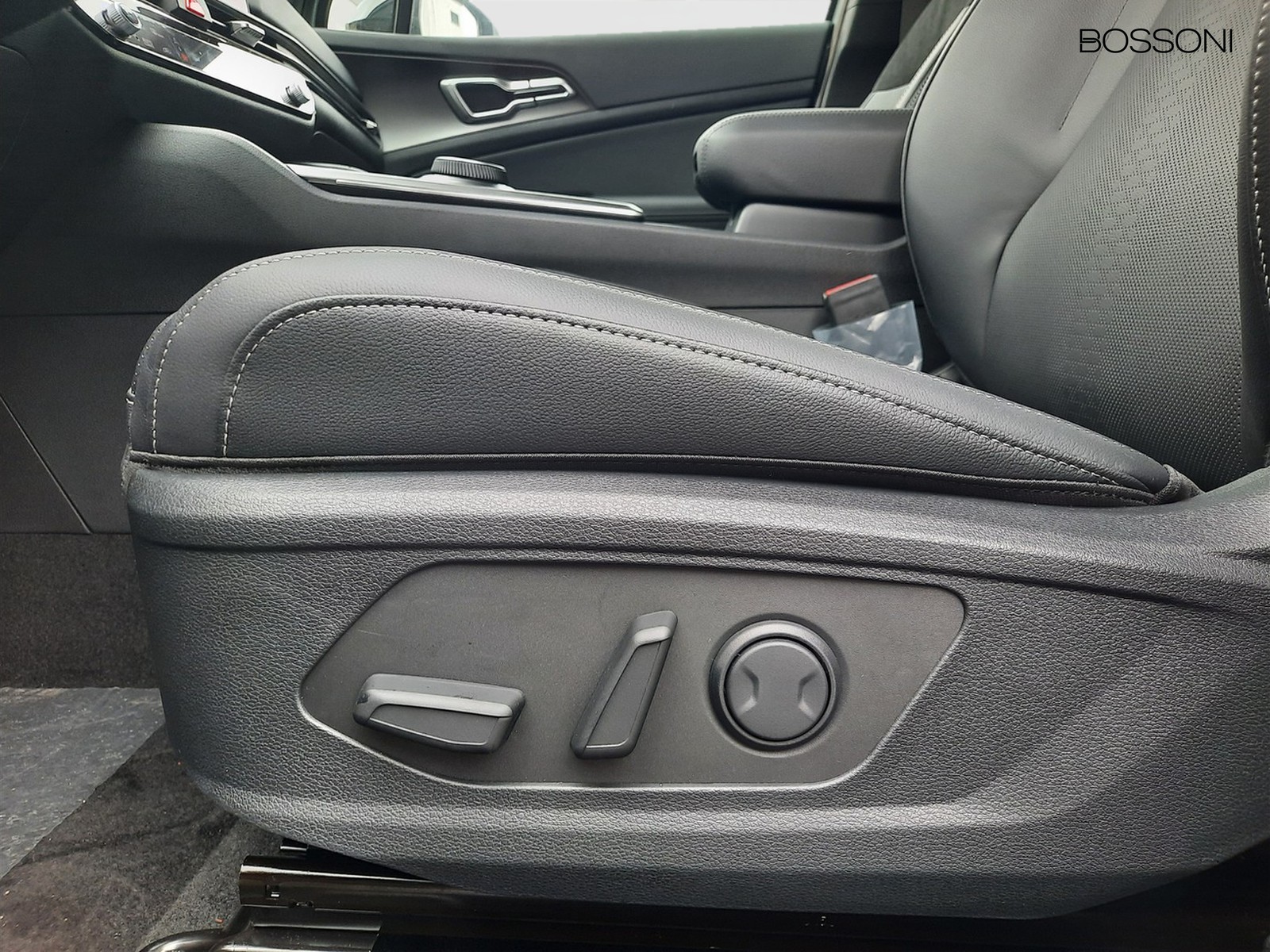 18 - Kia Sportage 1.6 t-gdi hev black edition sunroof pack 2wd at6