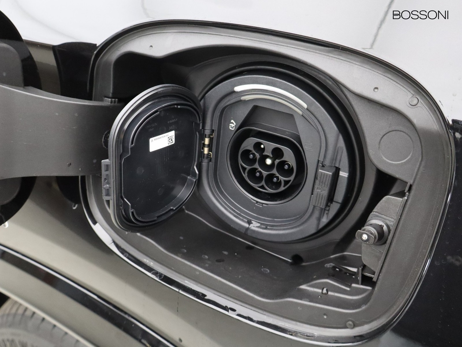 17 - Mercedes GLC suv 300 de plug-in hybrid amg line advanced 4matic 9g-tronic