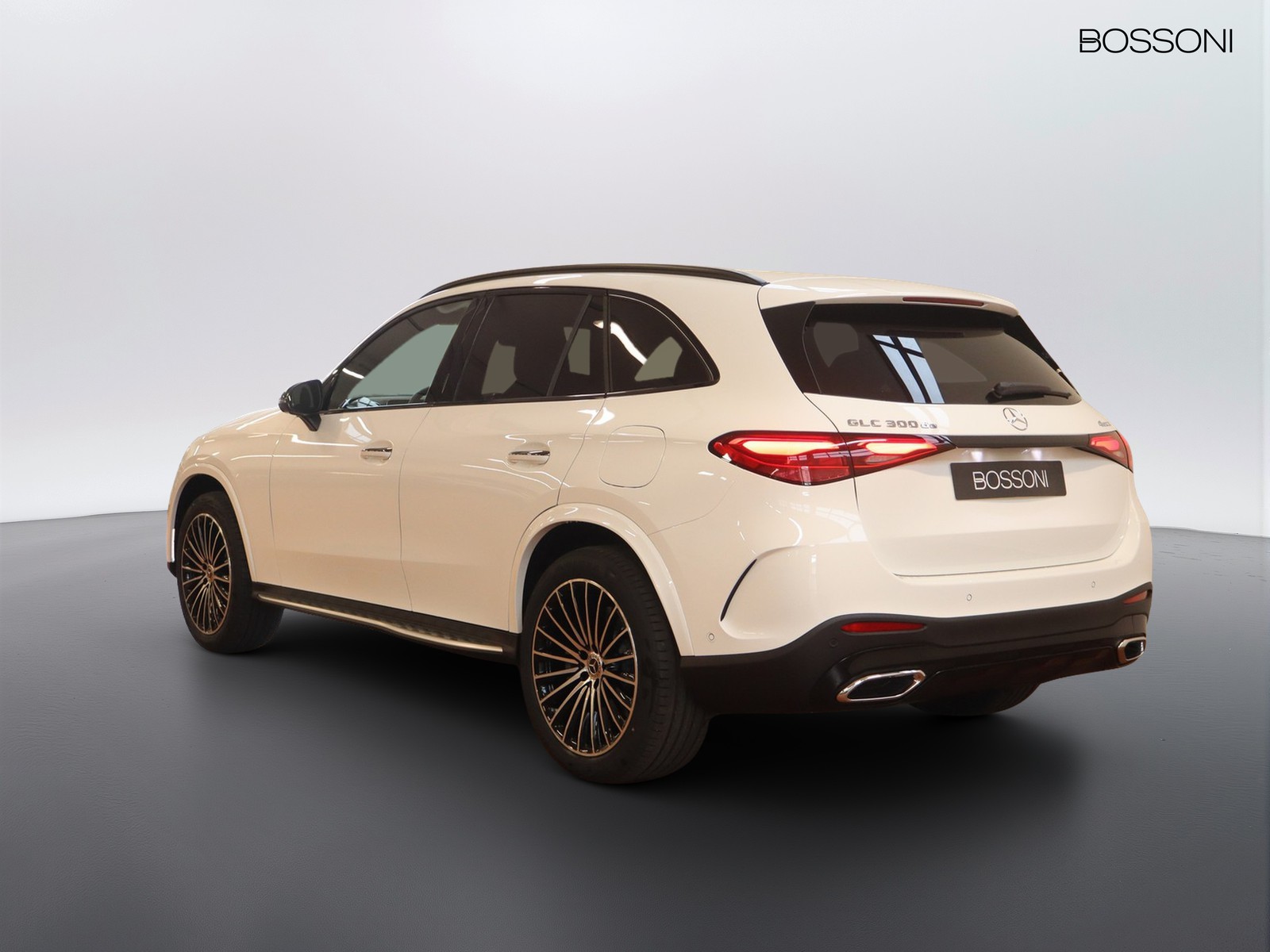 5 - Mercedes GLC suv 300 de plug-in hybrid amg line premium 4matic 9g-tronic