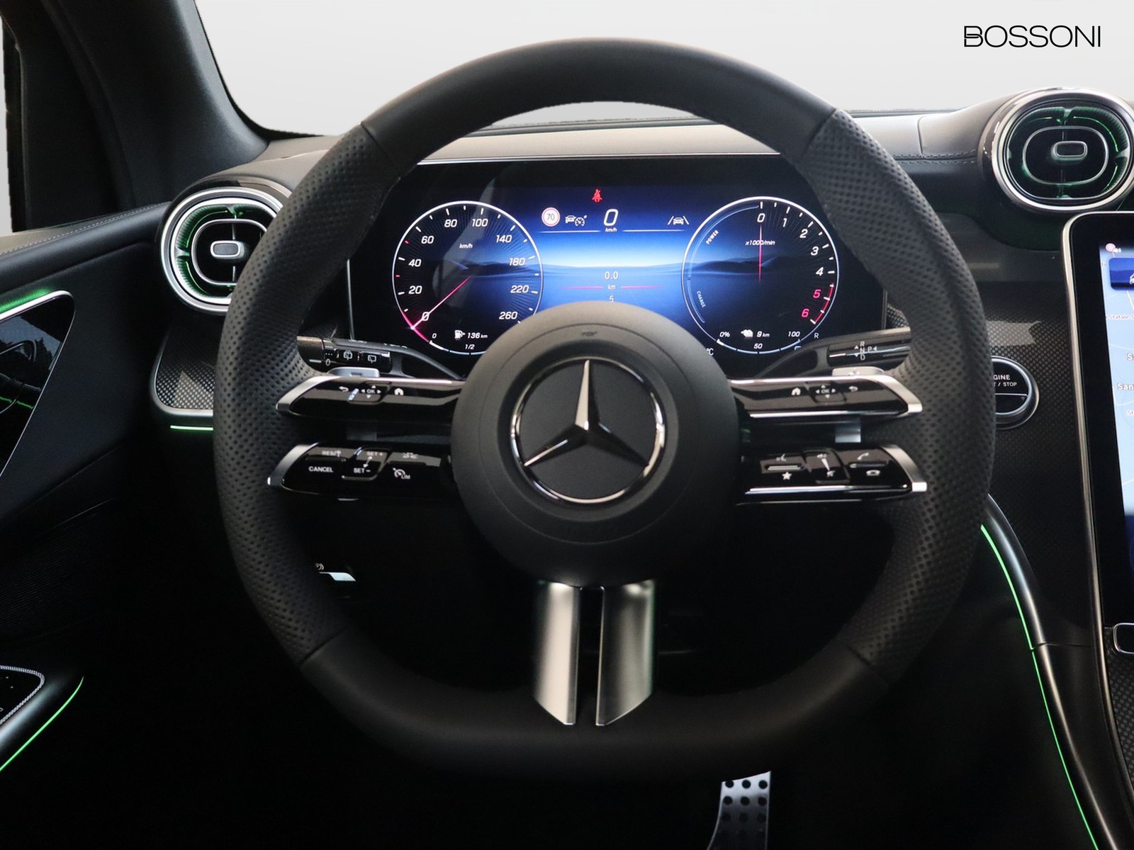 17 - Mercedes GLC suv 300 de plug-in hybrid amg line premium 4matic 9g-tronic