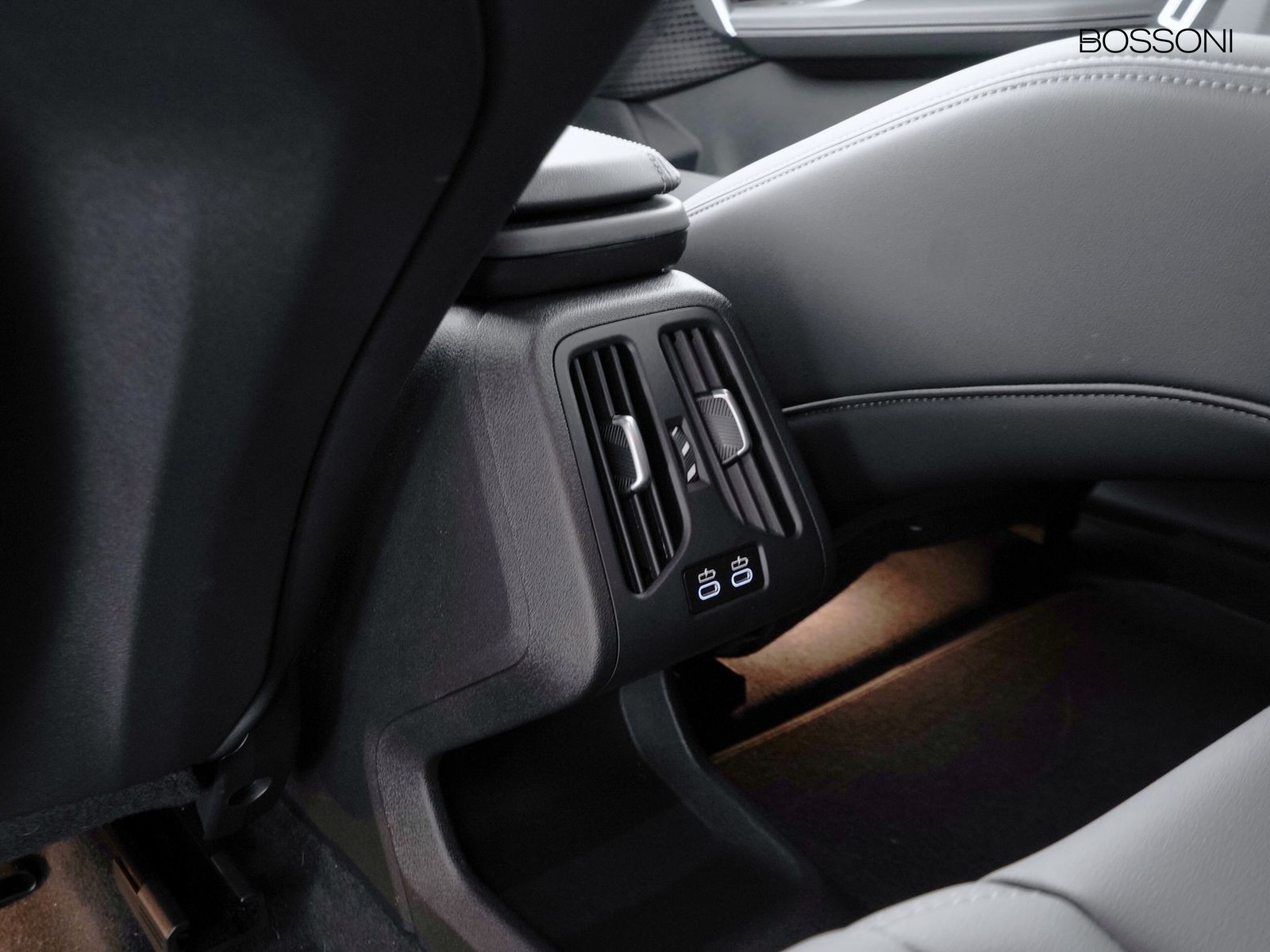 29 - BMW X1 i20 edrive x-line