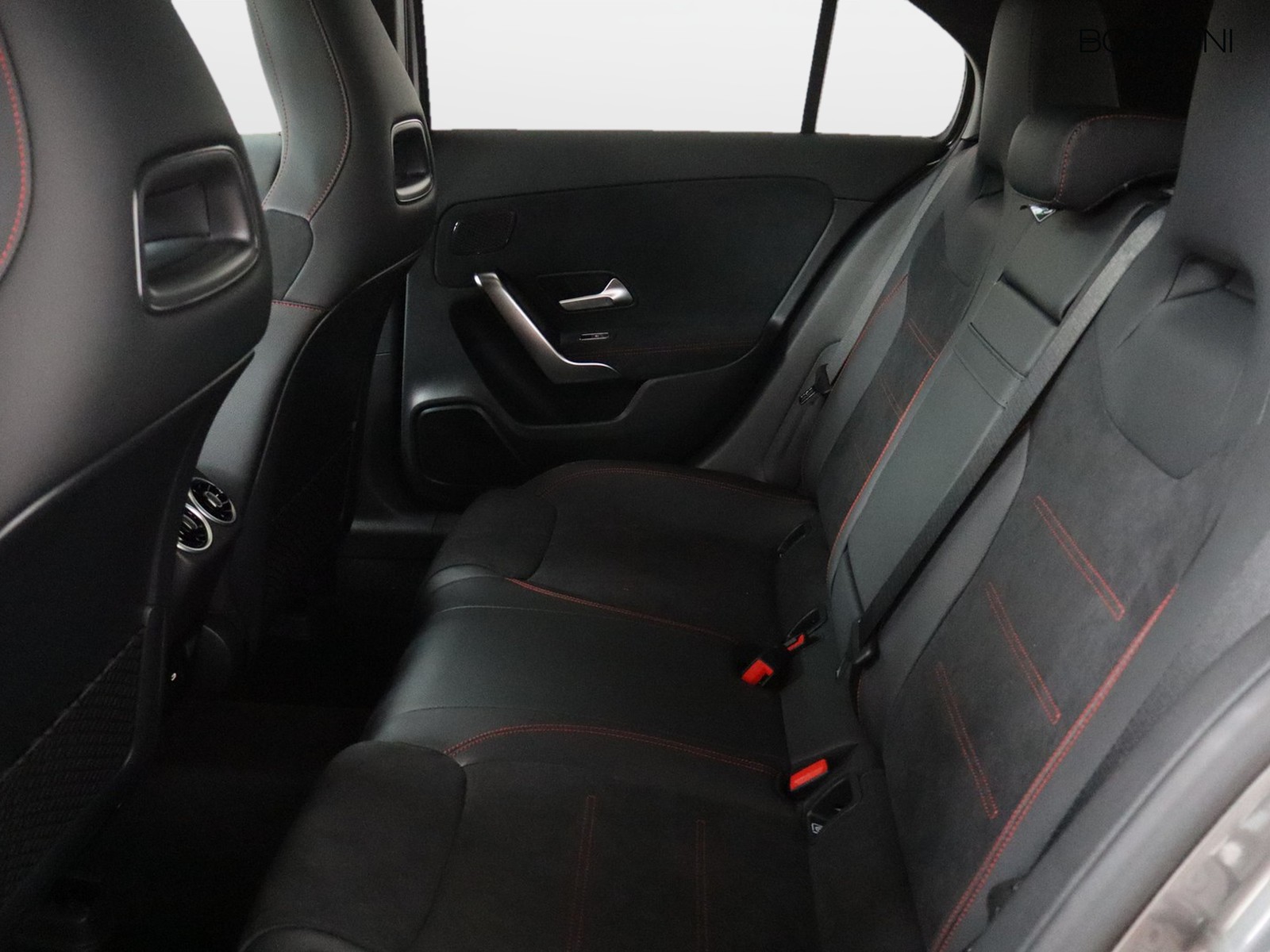 8 - Mercedes Classe A 250 amg line premium 4matic speedshift dct amg 8g