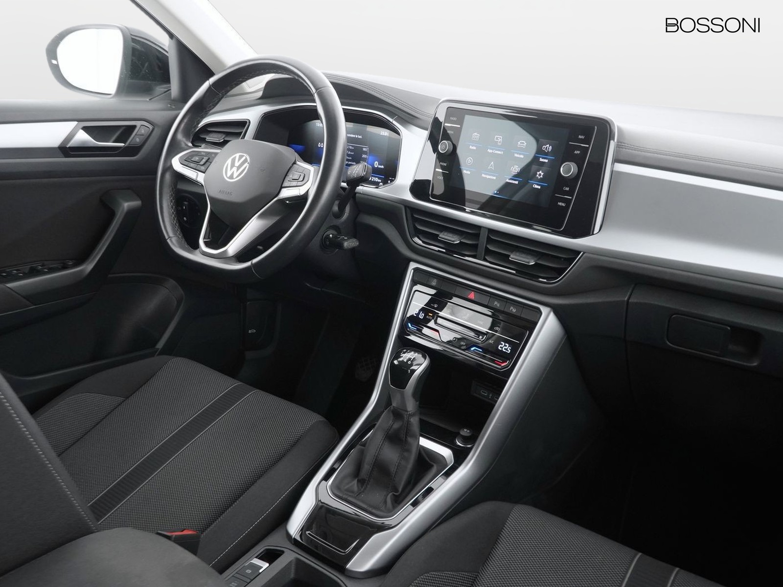 6 - Volkswagen T-Roc 2.0 tdi scr 115cv sport