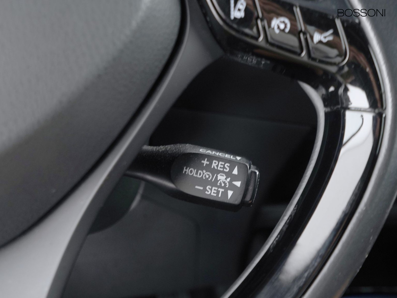 27 - Toyota C-HR 1.8 hybrid trend e-cvt