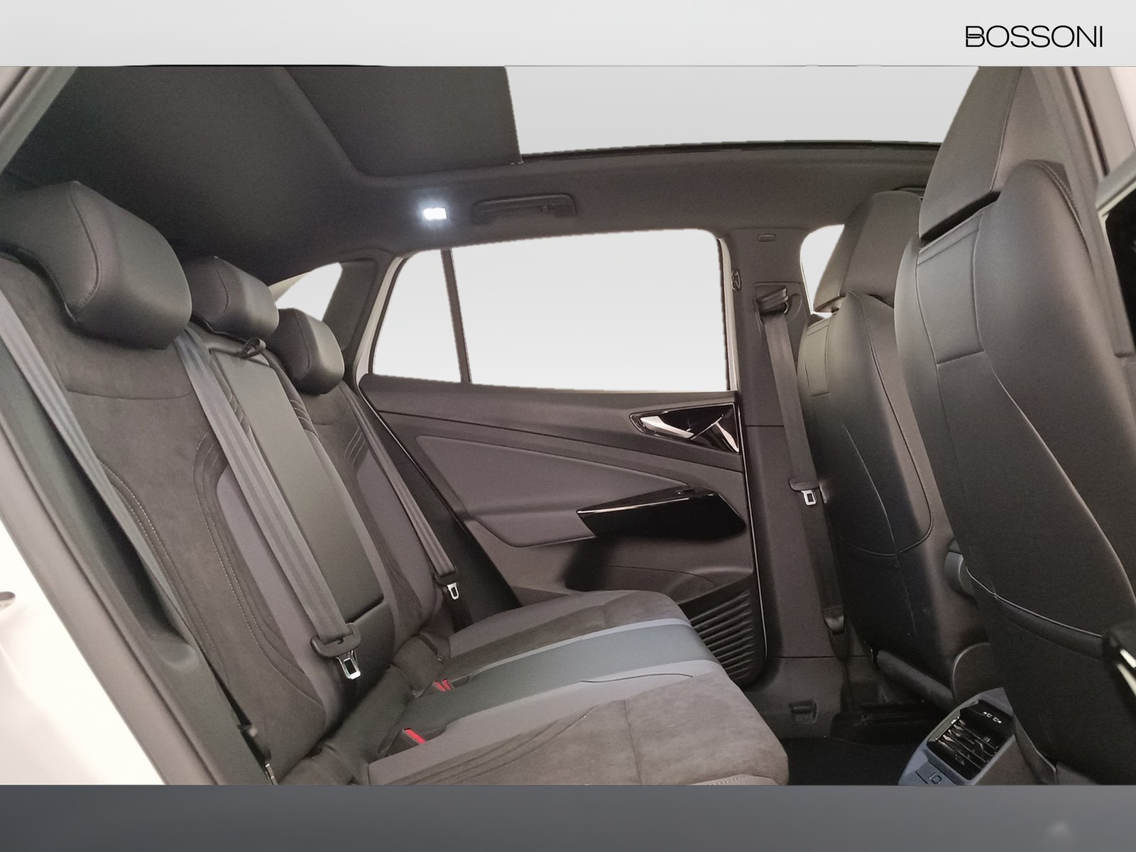 9 - Volkswagen ID.4 77 kwh pro performance 204cv