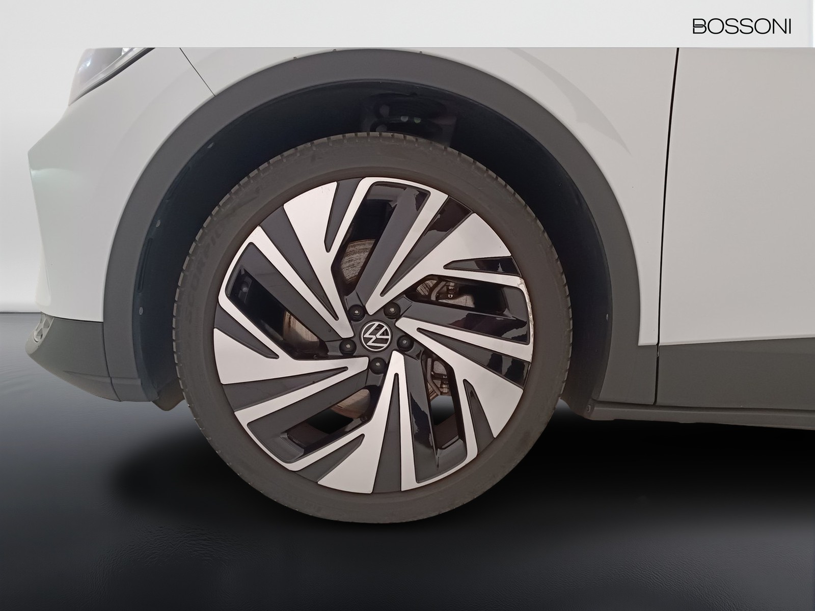 11 - Volkswagen ID.4 77 kwh pro performance 204cv