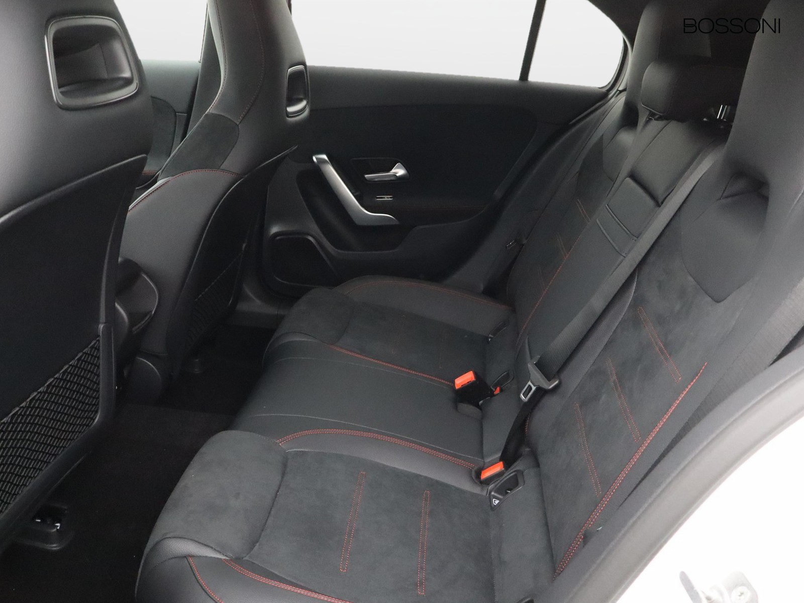 8 - Mercedes Classe A 250 e plug-in hybrid amg line extra speedshift dct amg 8g