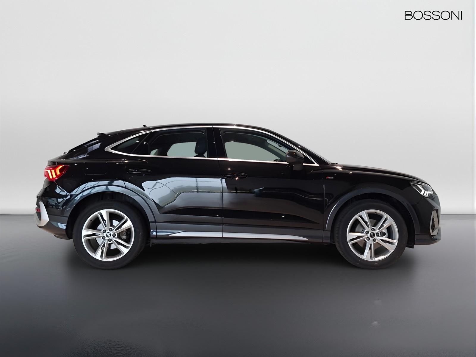 4 - Audi Q3 sportback 35 2.0 tdi s line edition s tronic