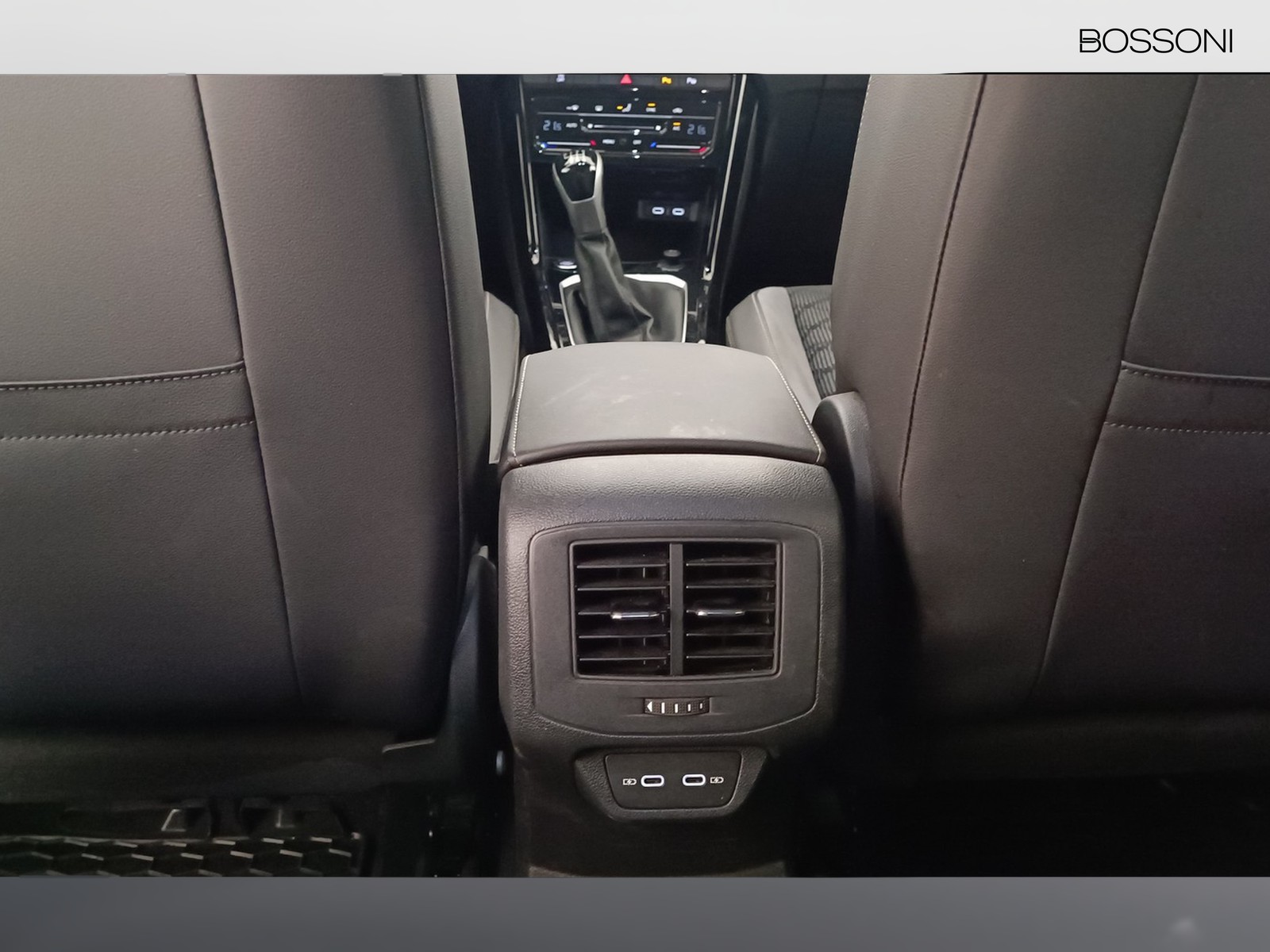 24 - Volkswagen T-Roc 1.5 tsi act r line