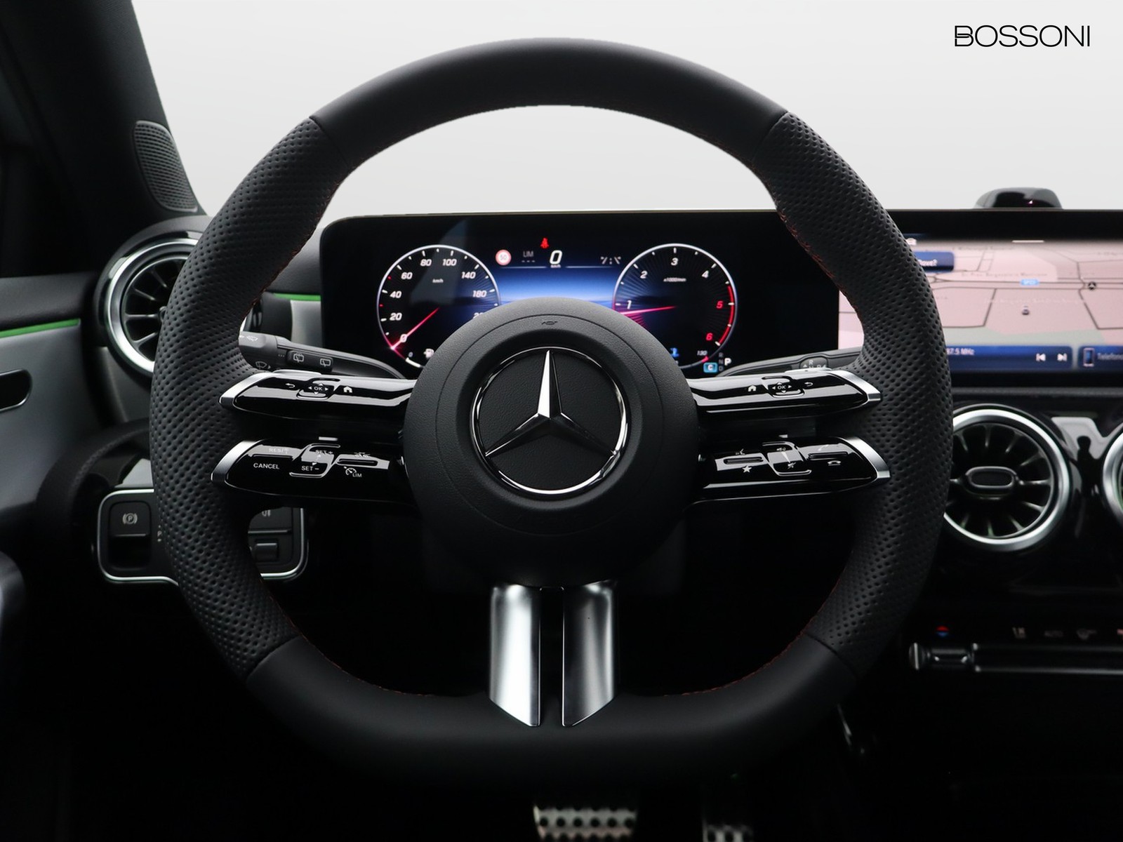 17 - Mercedes Classe A 180 d amg line extra speedshift dct amg 8g