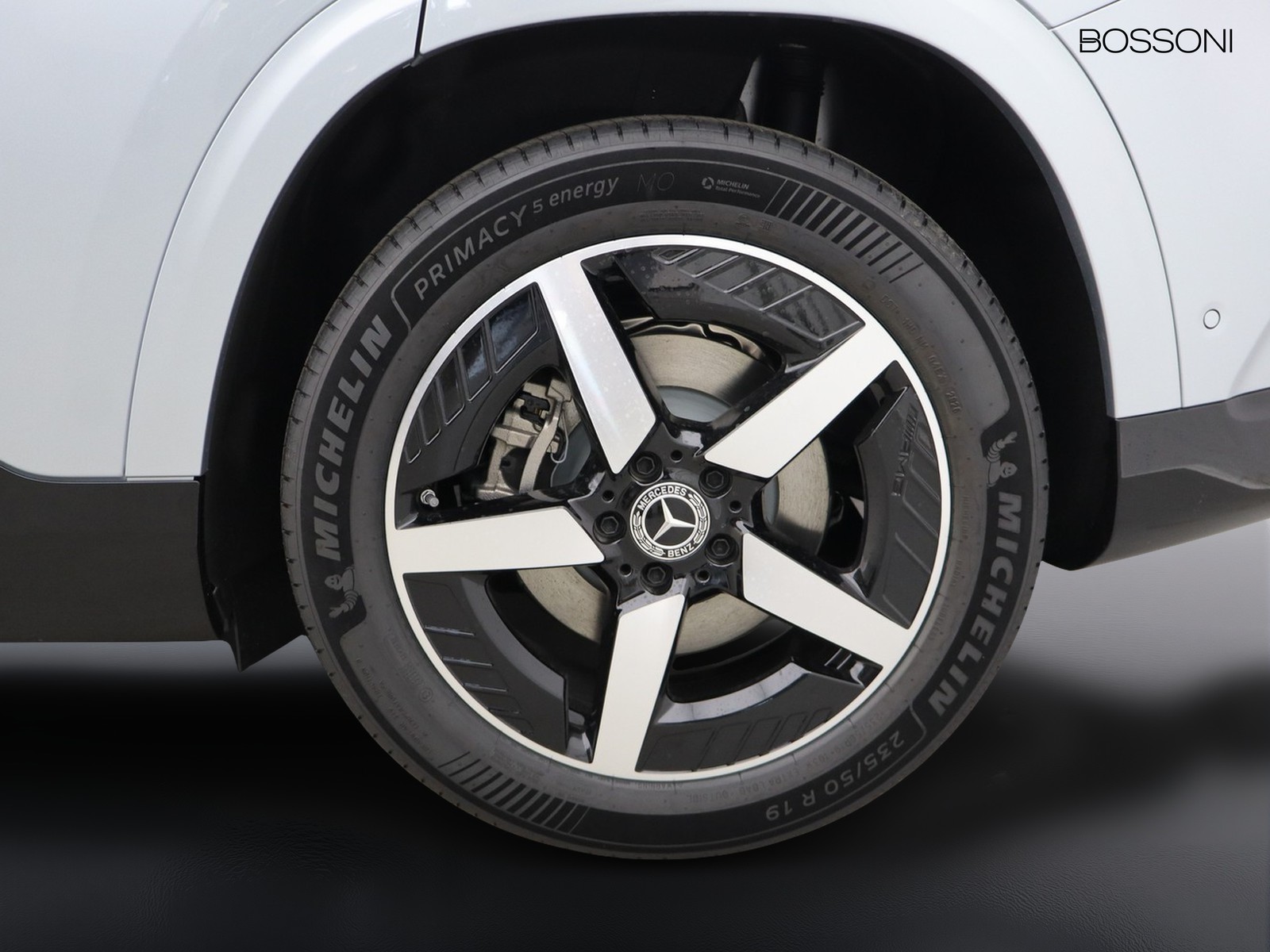 4 - Mercedes GLB 200 amg line advanced plus 8g-edct