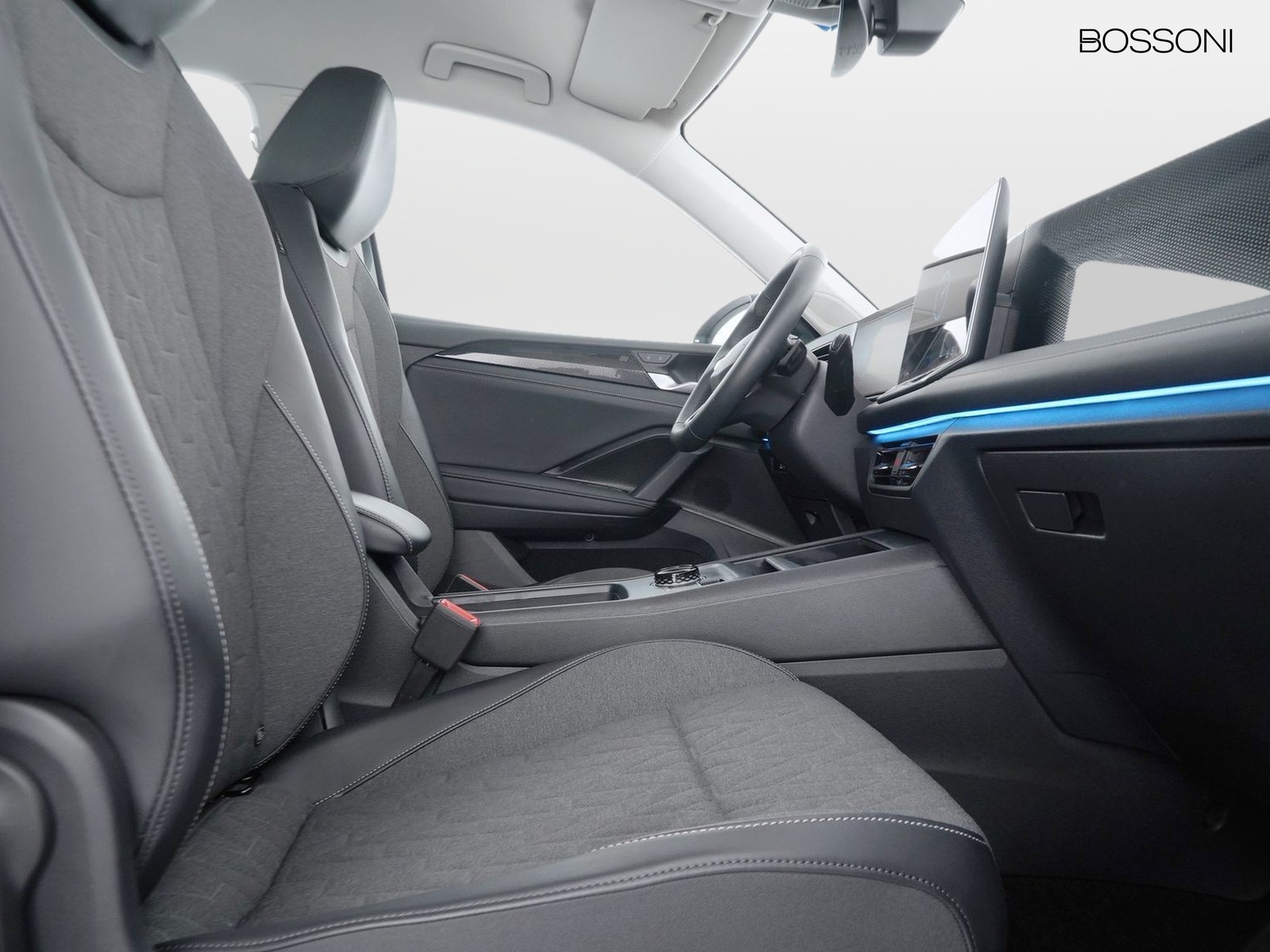 8 - Volkswagen Tiguan 2.0 tdi scr 150cv life dsg