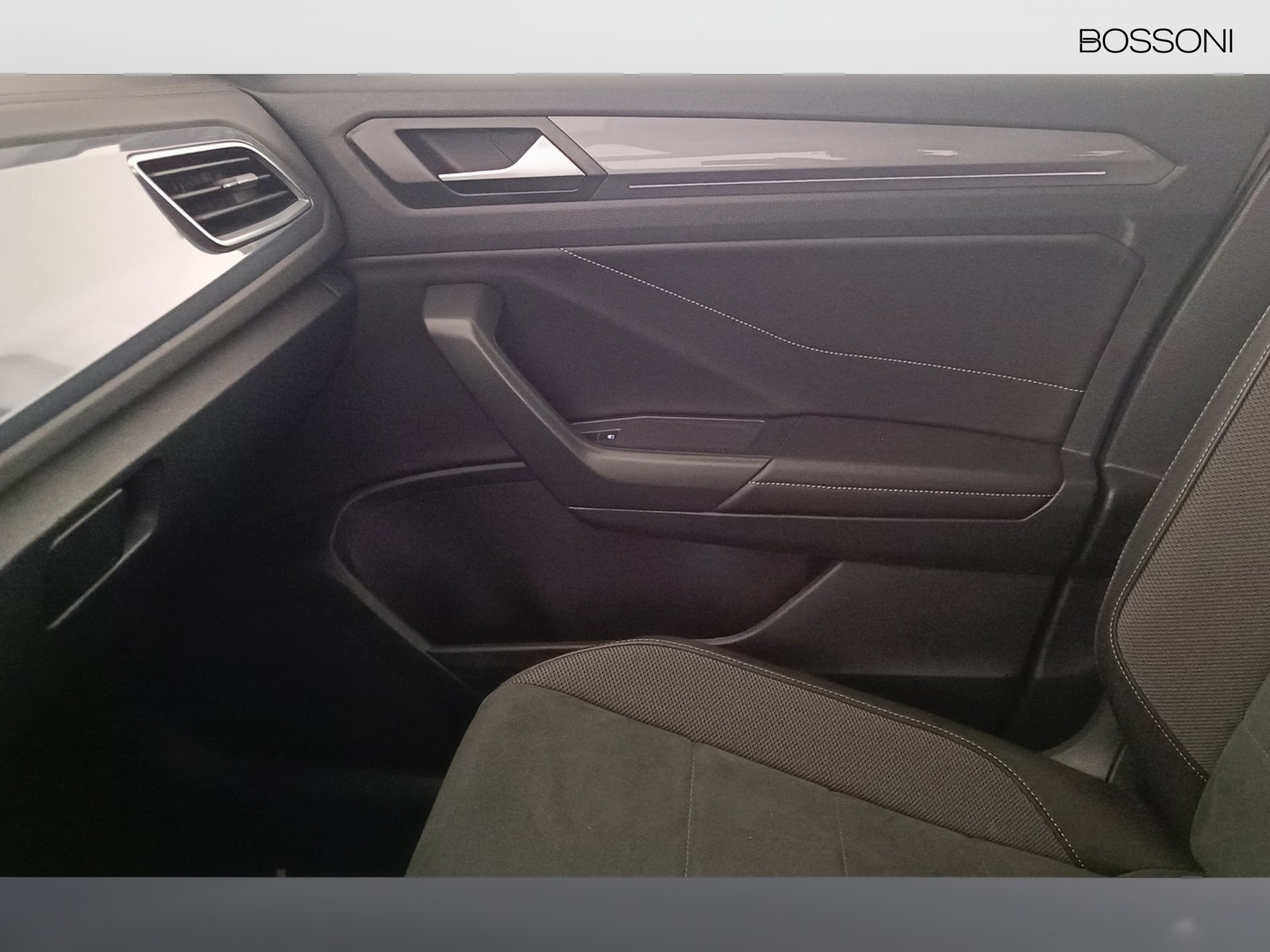 12 - Volkswagen T-Roc 2.0 tdi scr 115cv style