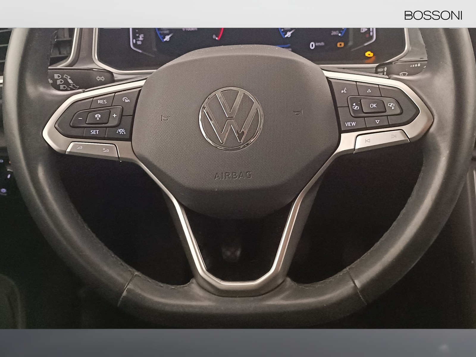 16 - Volkswagen T-Roc 2.0 tdi scr 115cv style