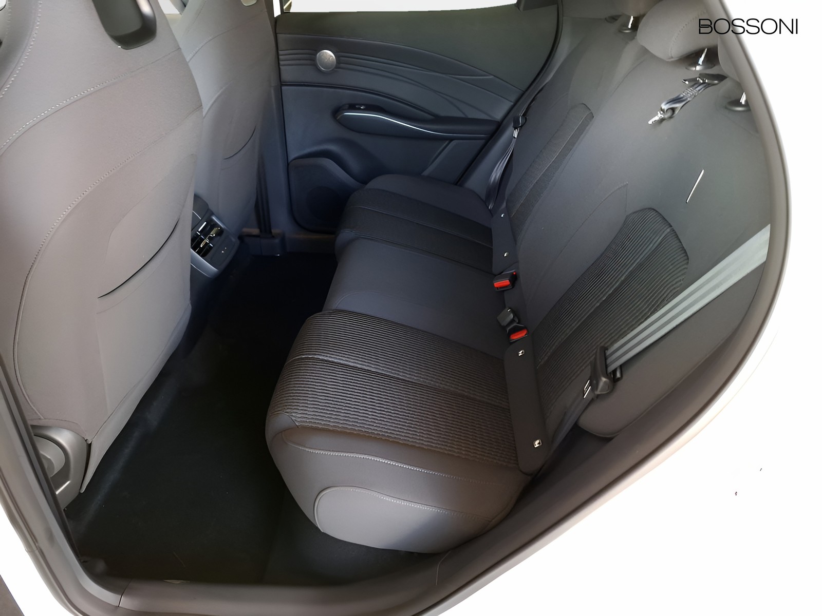 12 - Omoda 7 shs-p 1.5 tgdi plug-in hybrid pure dht