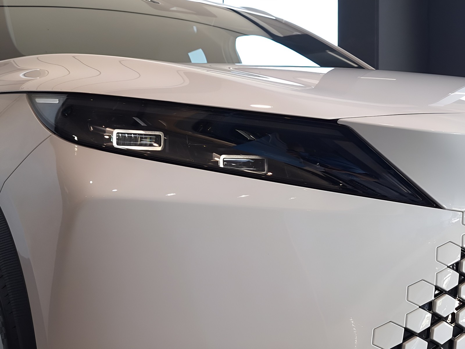 14 - Omoda 7 shs-p 1.5 tgdi plug-in hybrid pure dht