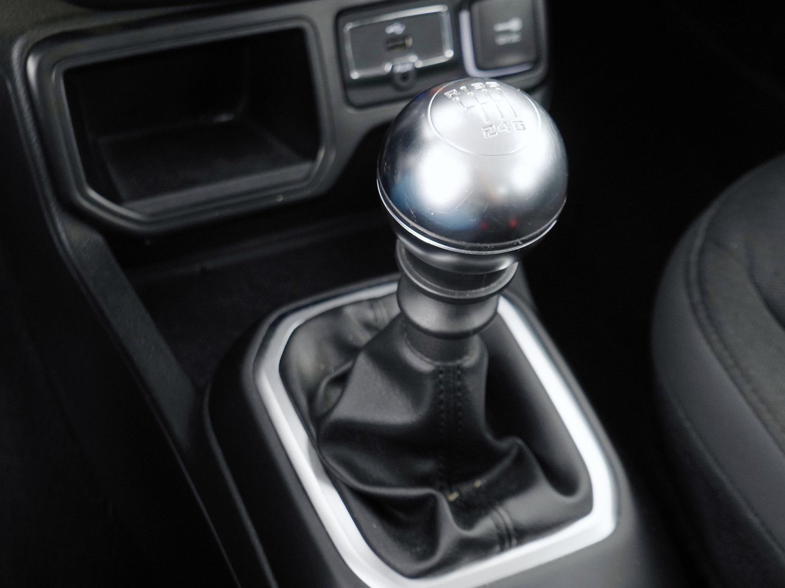 22 - Jeep Renegade 1.0 t3 longitude 2wd