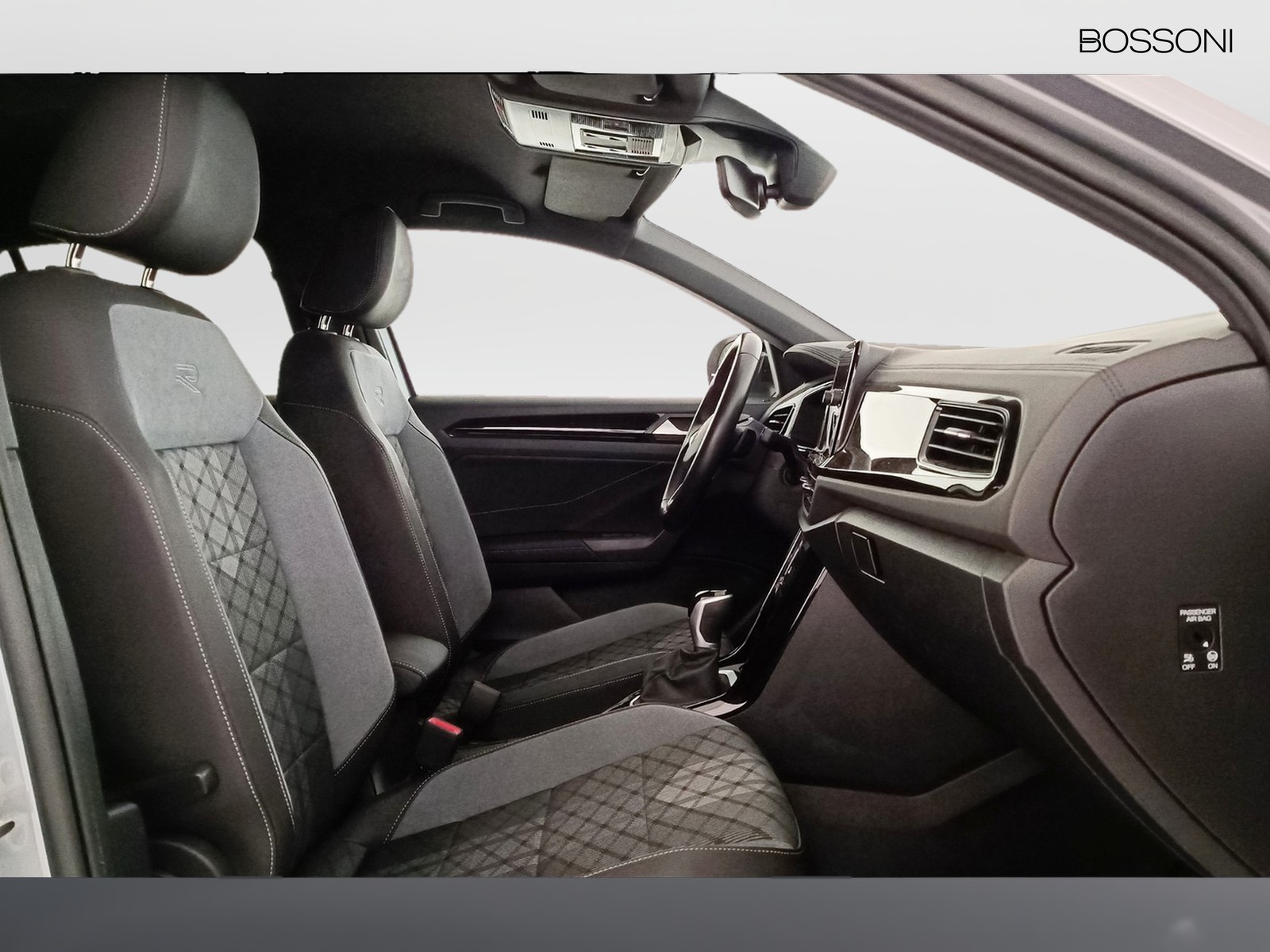 8 - Volkswagen T-Roc 2.0 tdi scr 150cv r line dsg