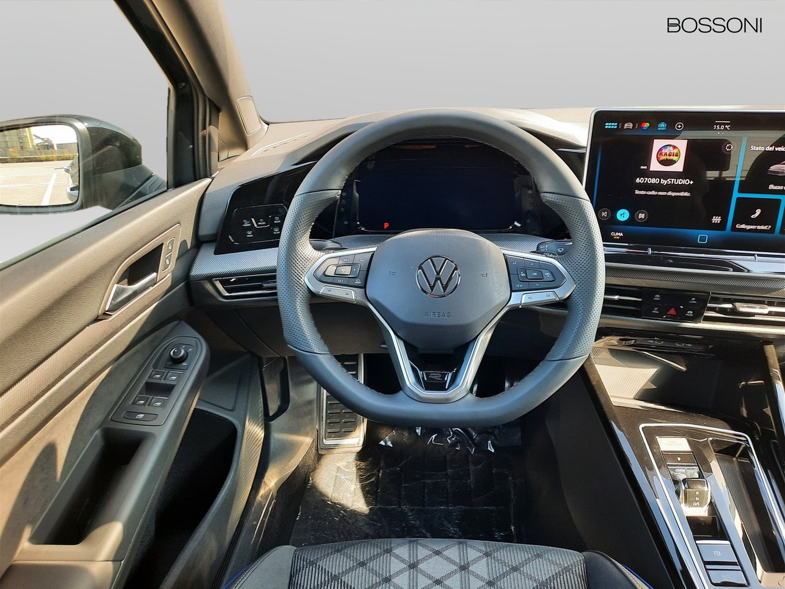 8 - Volkswagen Golf 1.5 etsi act 115cv r-line plus