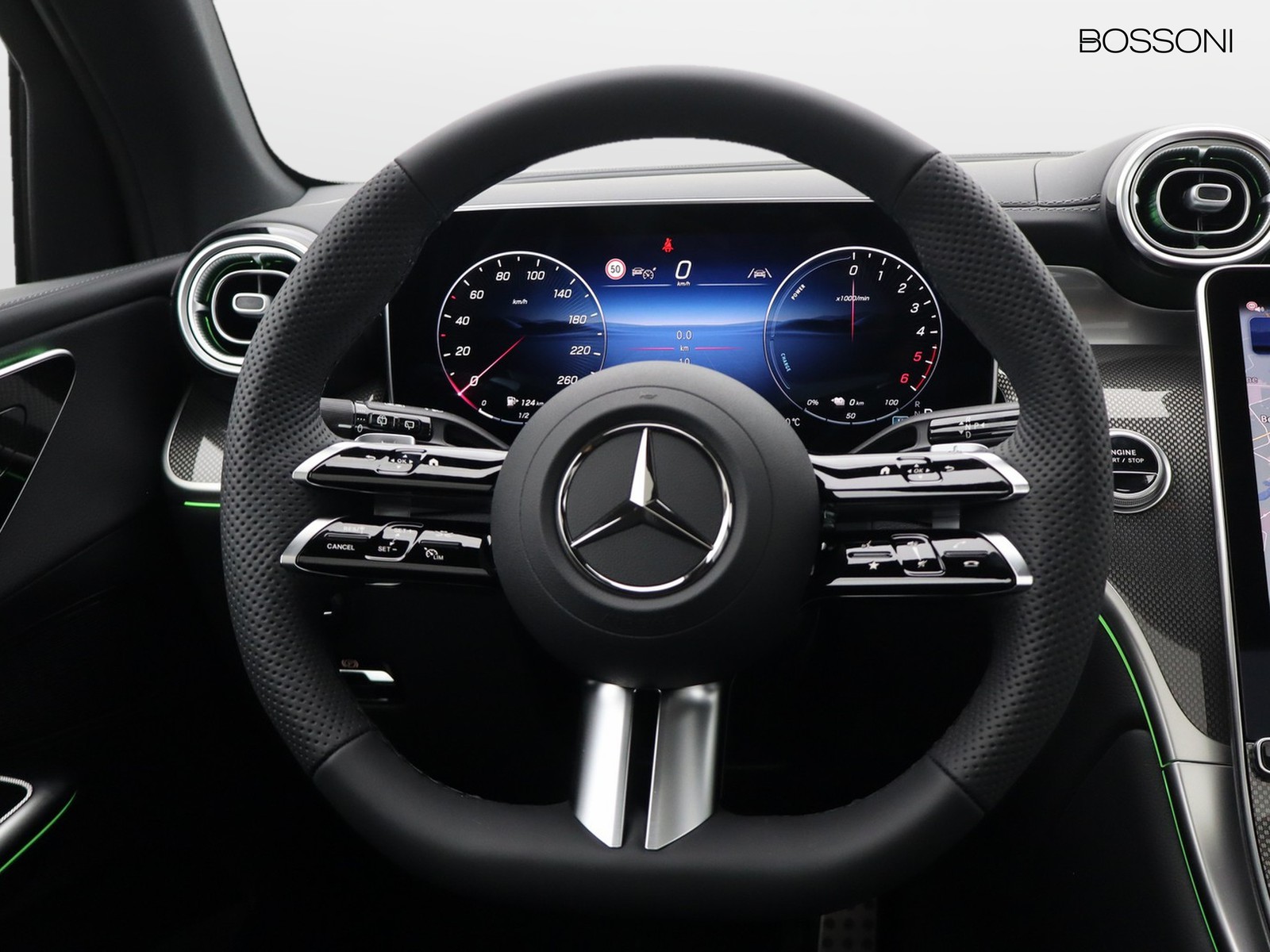 17 - Mercedes GLC suv 300 de plug-in hybrid amg line premium 4matic 9g-tronic