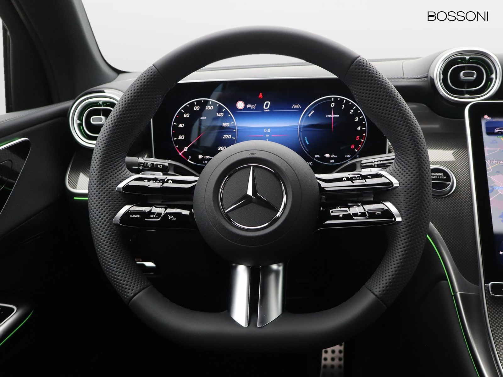 17 - Mercedes GLC suv 300 de plug-in hybrid amg line premium 4matic 9g-tronic