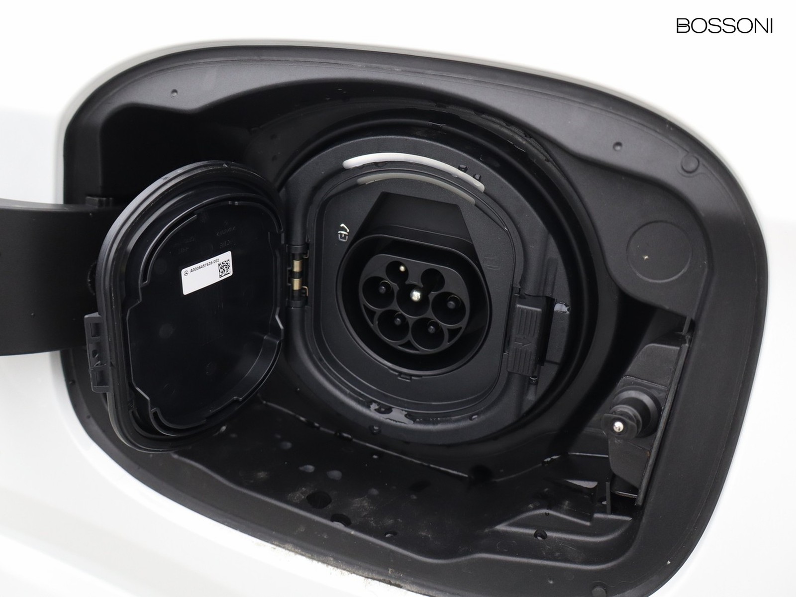18 - Mercedes GLC suv 300 de plug-in hybrid amg line premium 4matic 9g-tronic