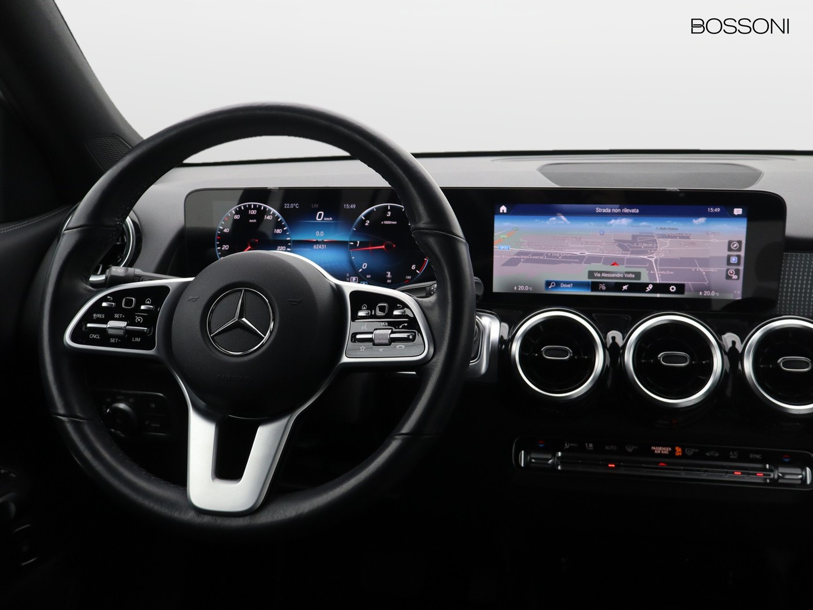 12 - Mercedes GLB 200 d sport plus 8g-dct