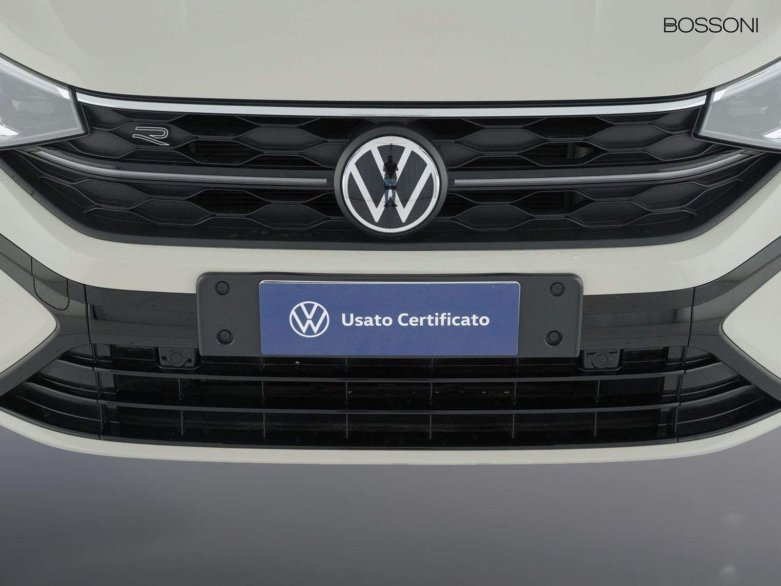 12 - Volkswagen Taigo 1.0 tsi 115cv r-line plus