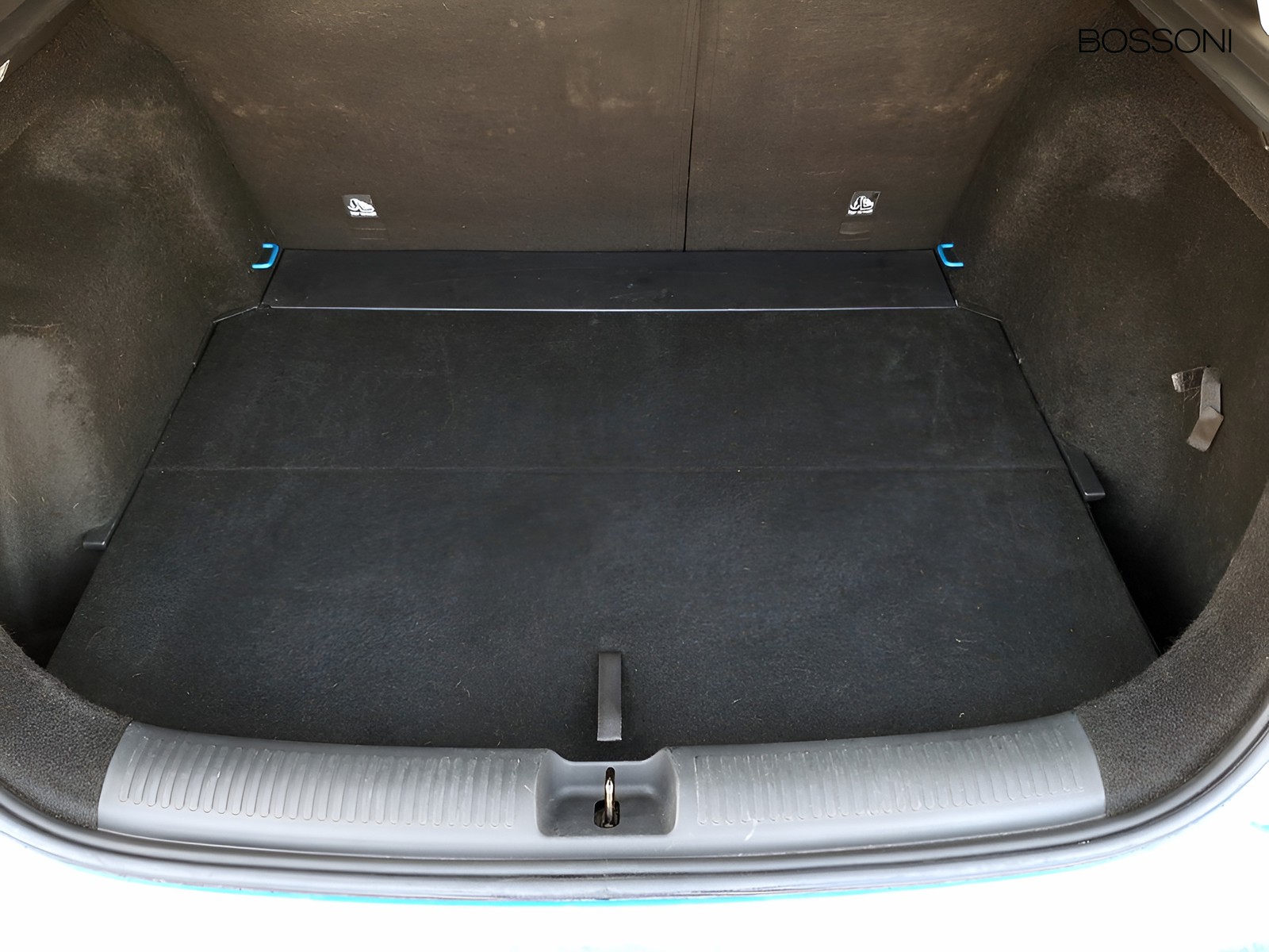 6 - Mg ZS 1.5 hybrid+ luxury auto