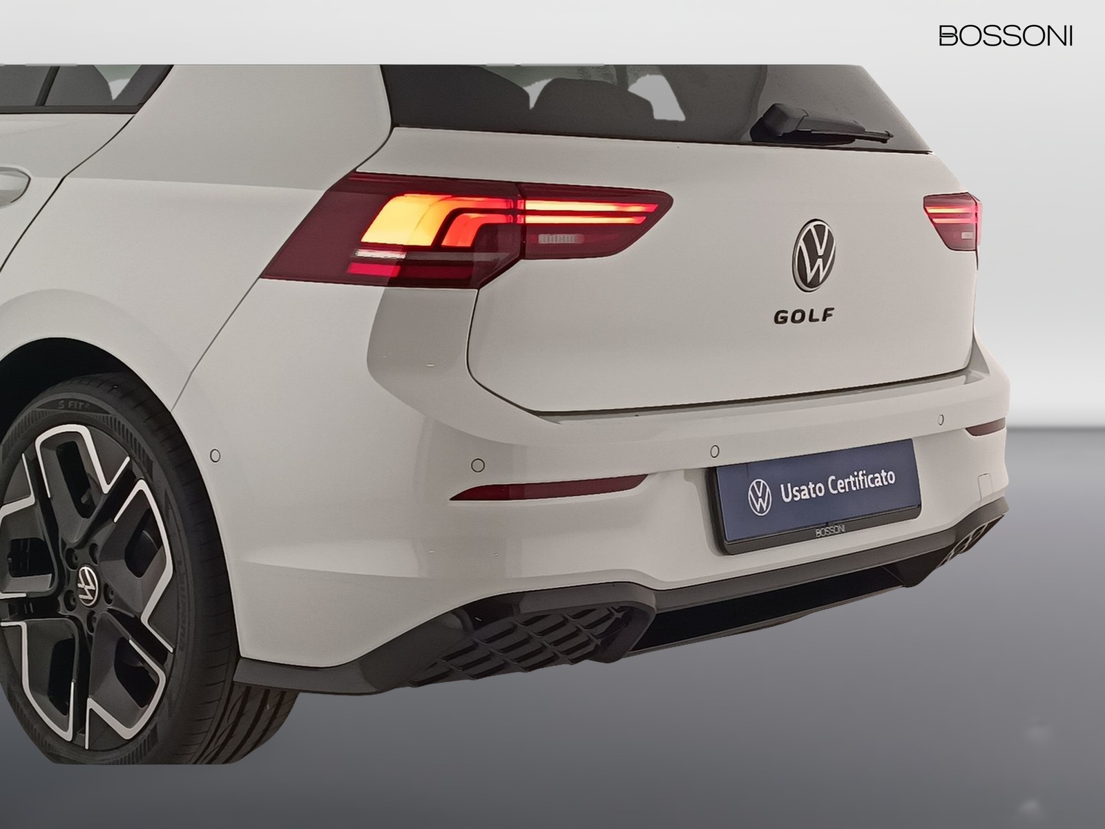 14 - Volkswagen Golf 1.5 etsi act 115cv r-line plus