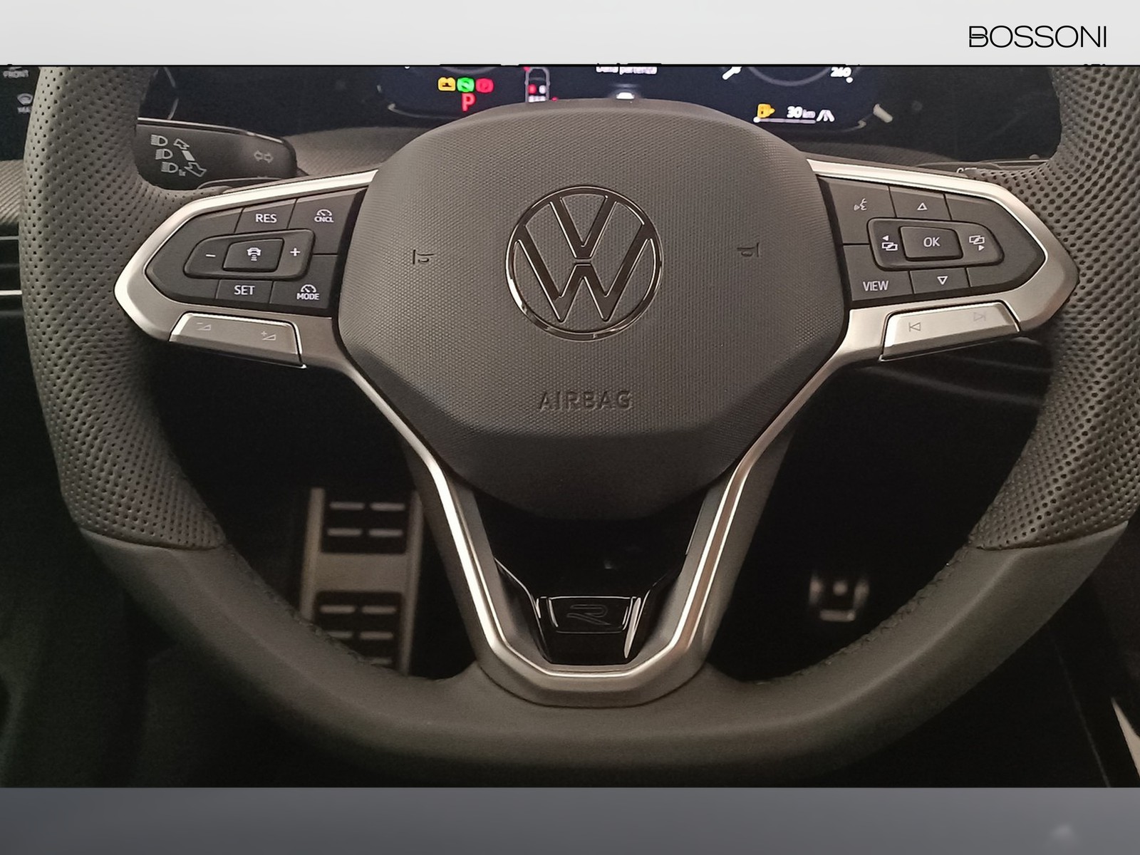 16 - Volkswagen Golf 1.5 etsi act 115cv r-line plus