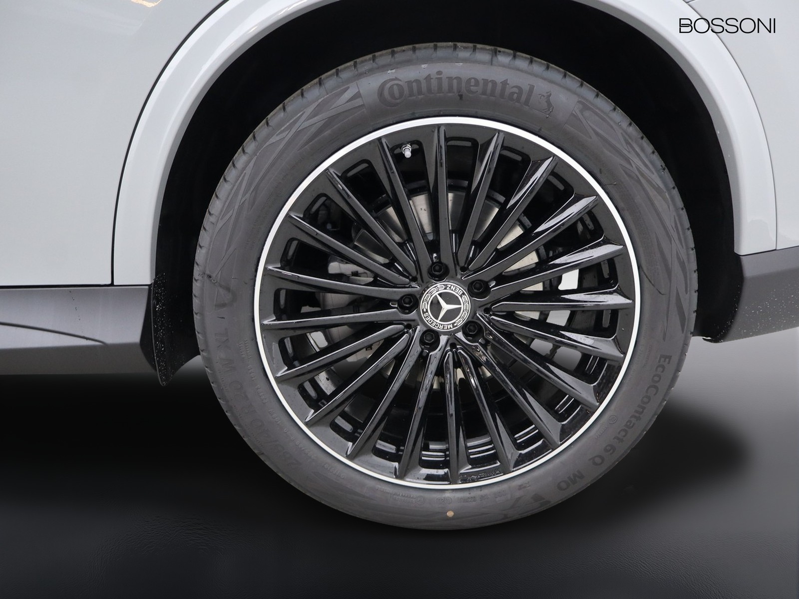 4 - Mercedes GLC suv 300 amg line premium 4matic 9g-tronic