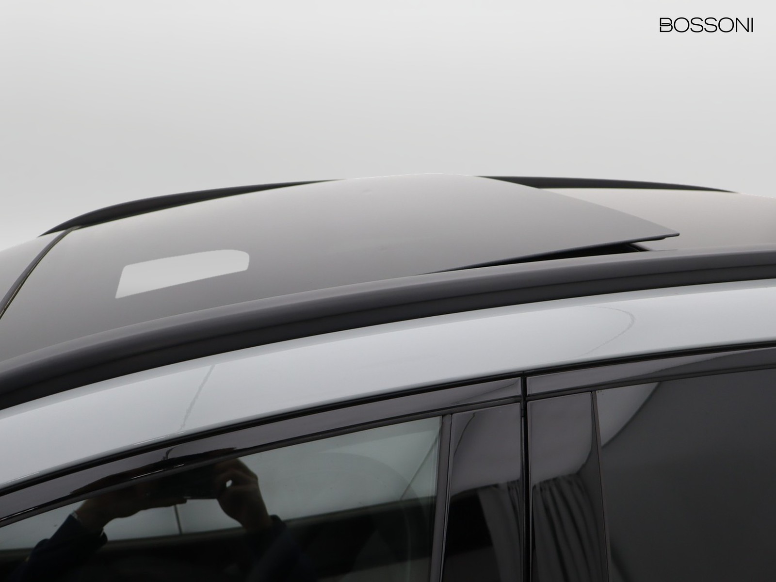 18 - Mercedes GLC suv 300 amg line premium 4matic 9g-tronic