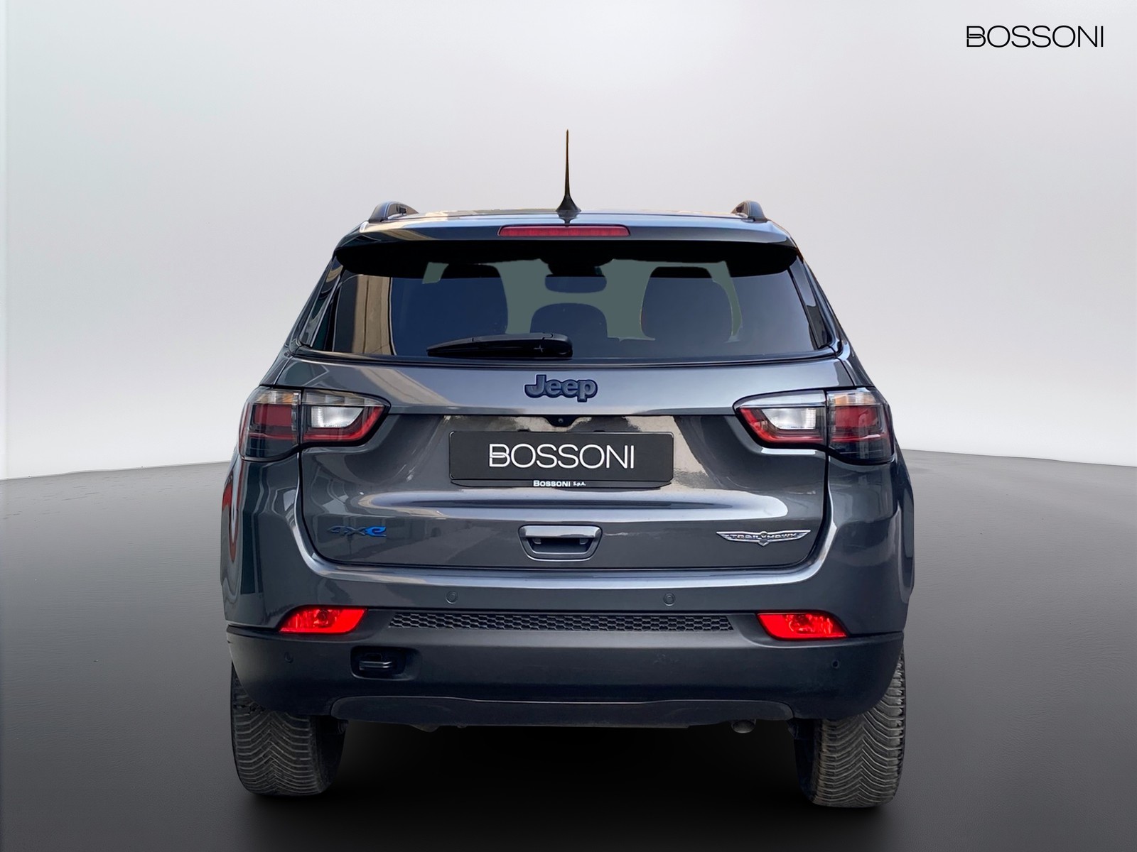 4 - Jeep Compass 1.3 turbo t4 phev trailhawk 4xe at6