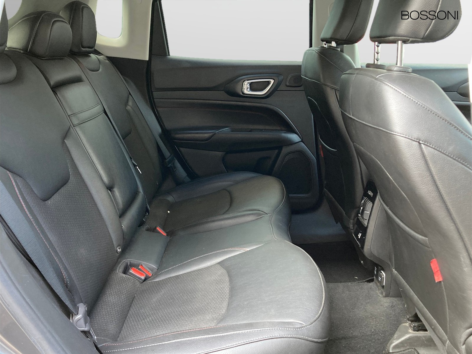 9 - Jeep Compass 1.3 turbo t4 phev trailhawk 4xe at6