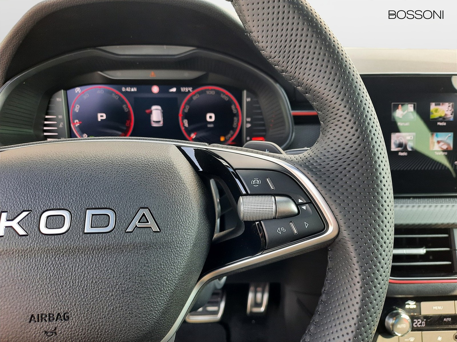 14 - Skoda Kamiq 1.0 tsi 115cv monte carlo dsg
