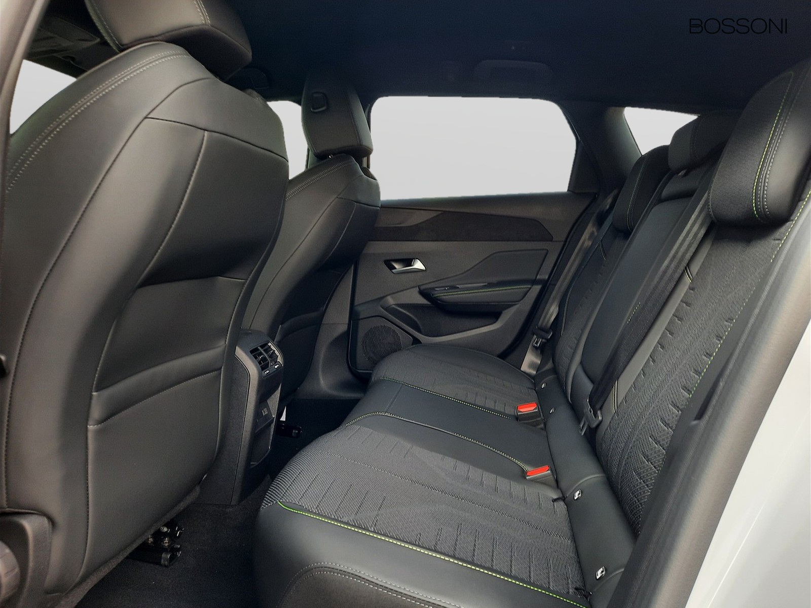 10 - Peugeot 308 sw 1.2 hybrid 145cv gt e-dcs6