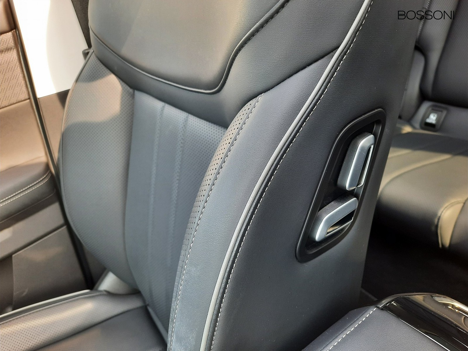 18 - Jaecoo 7 1.6 tgdi exclusive awd 7dct