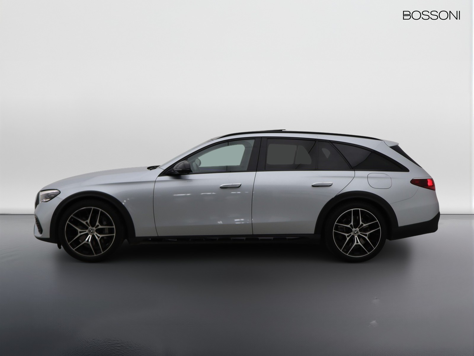 3 - Mercedes Classe E station wagon all-terrain 300 de plug-in hybrid premium 4matic 9g-tronic